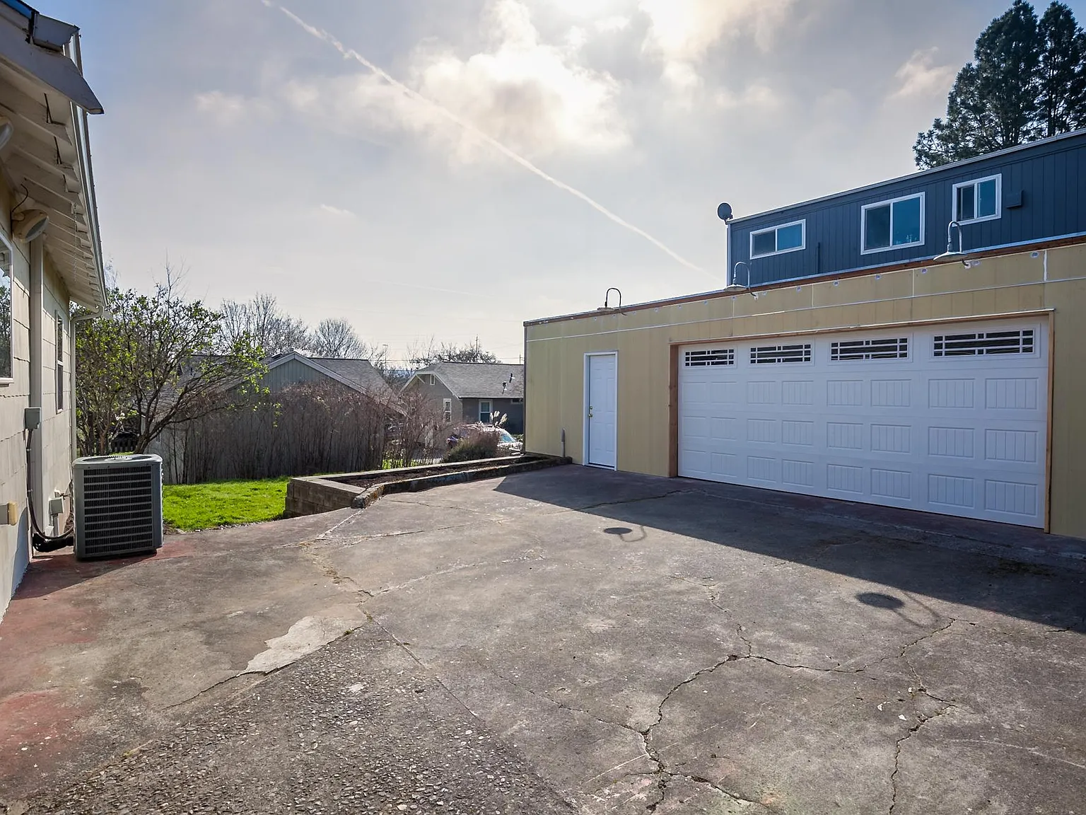 3 bed, 1352 sqft, $2,950 — Photo 3