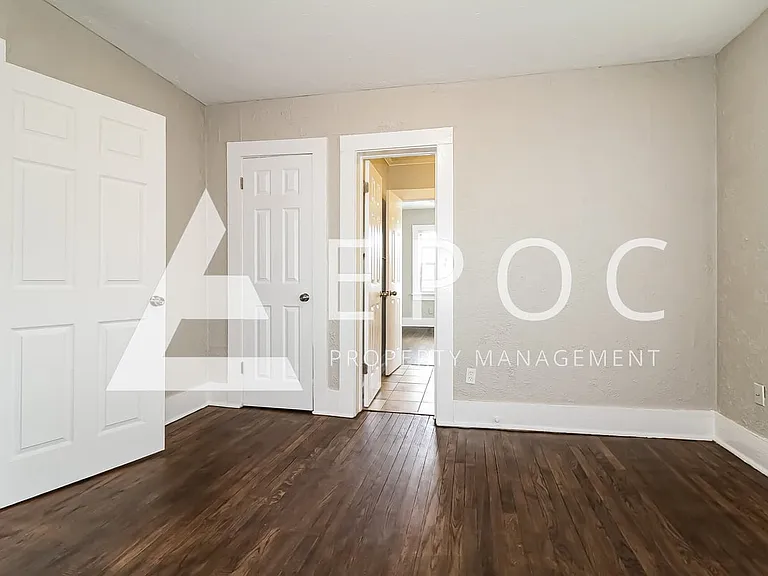 705 E Hughbert St — Photo 14