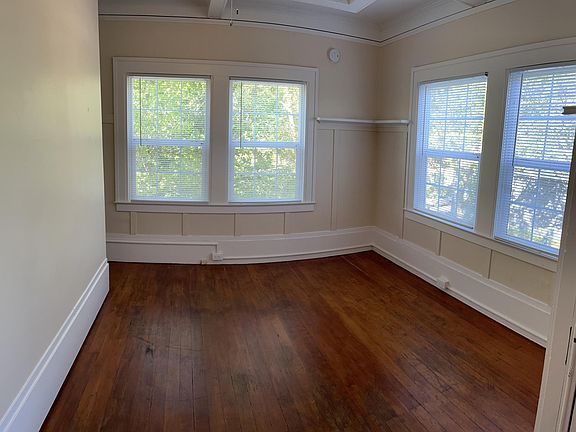 3rd image of 826 17th St #5