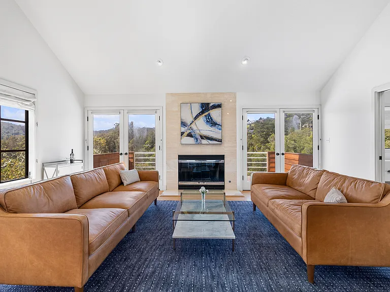 985 W California Ave — Photo 1