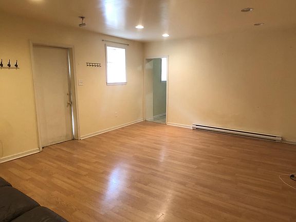 5th image of 1307 Morris St #1