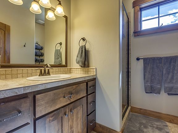 5th image of 1509 Roosevelt Ave