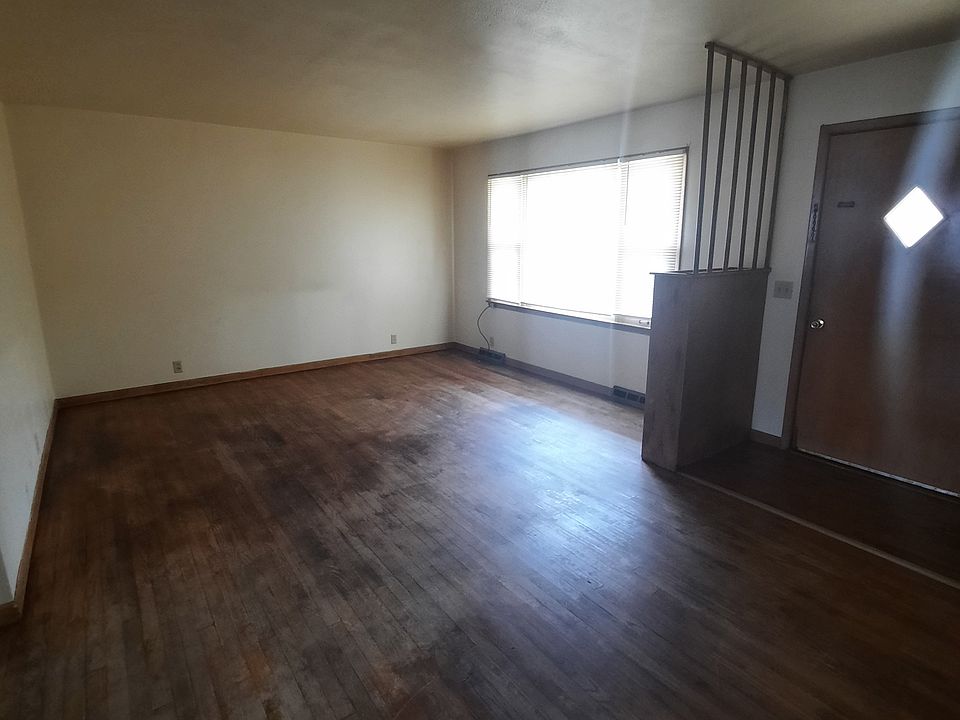 1st image of 668 S 2nd St