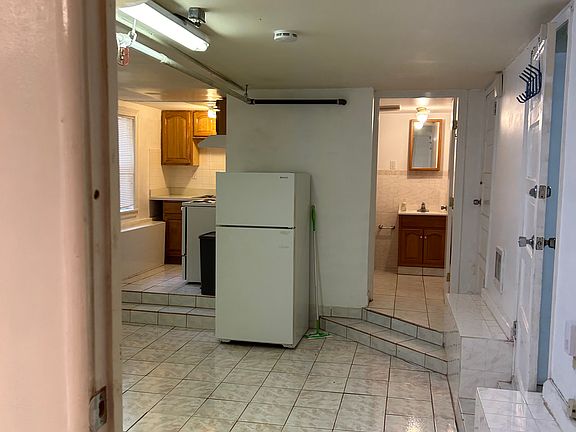 3rd image of 65 Brosnan St