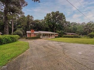 50 Oaklawn Sq, Defuniak Springs, FL 32435