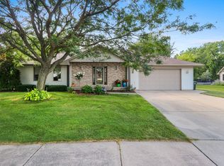 576 Saint Marys St, De Pere, WI 54115