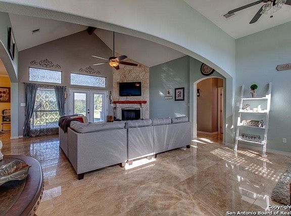 5th image of 121 Abrego Lake Dr