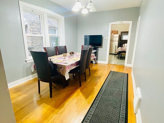 3rd image of 1704 N Luna Ave