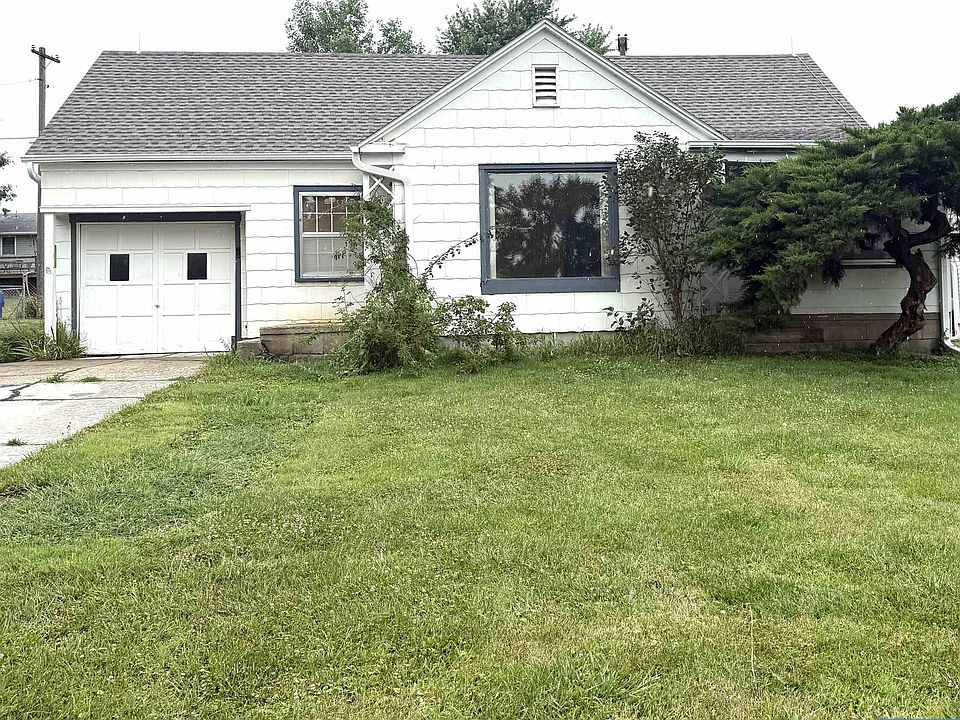 1st image of 629 8th St