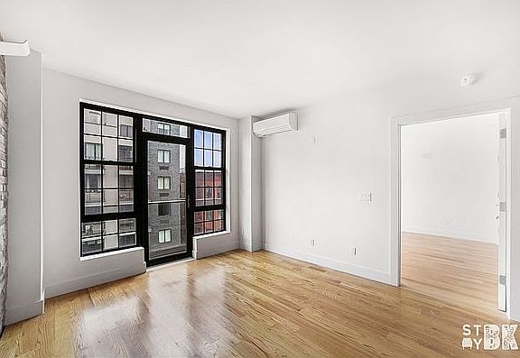 4th image of 376 Franklin Ave APT 3C