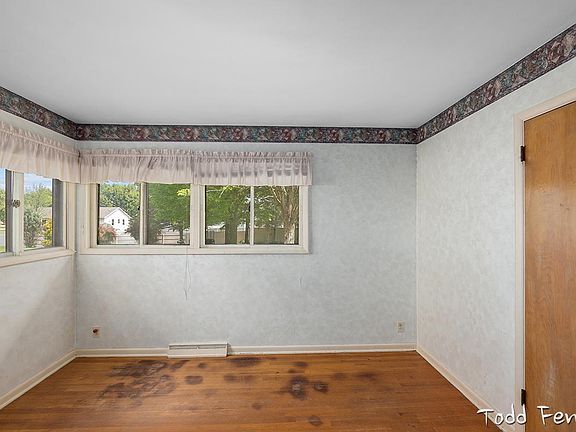 5th image of 2108 Lamont Ave NW