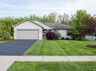 2333 Hobblebush Ln, Lake View, NY 14085