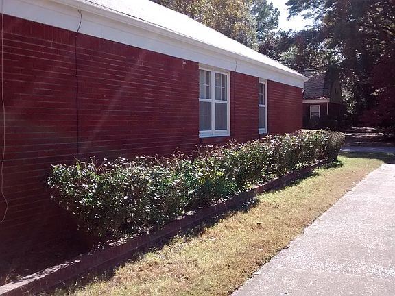 5th image of 5590 Fresno Ave