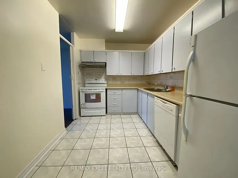 2500 Bridletowne Cir #907 — Photo 24