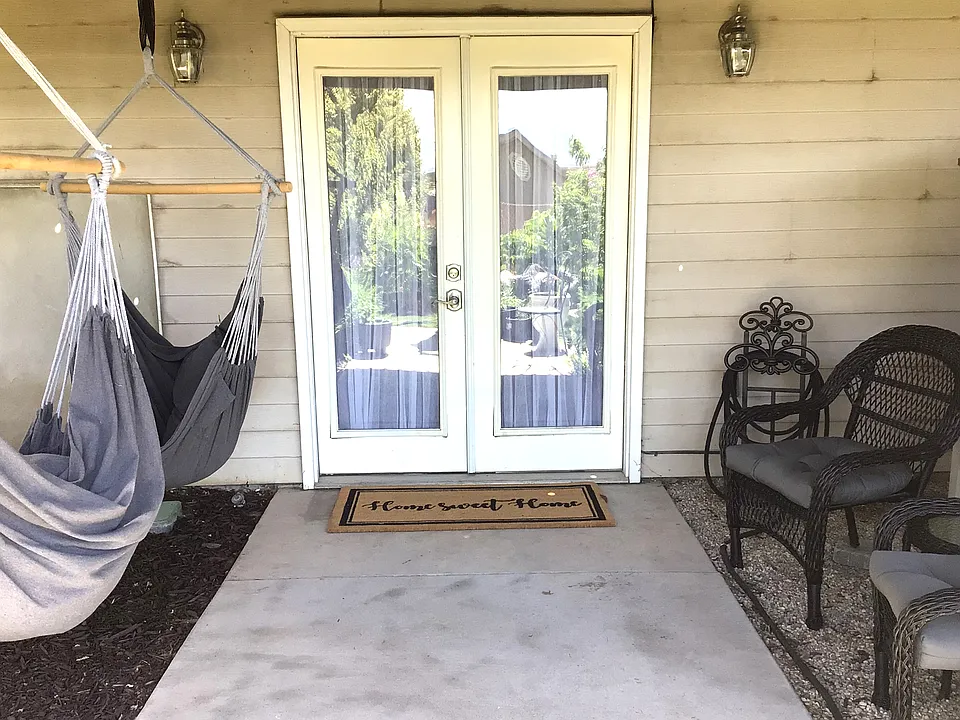 262 S Ridgecrest Dr