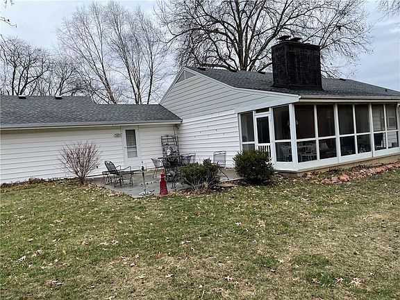 3rd image of 1127 Sherman St