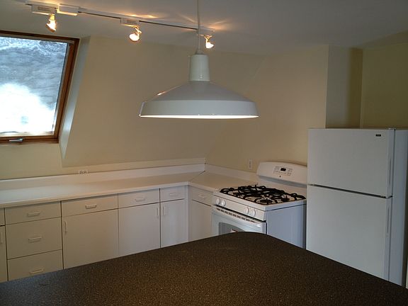 5th image of 62 Rackleff St #3