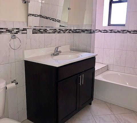 5th image of 95 N Walnut St APT 406