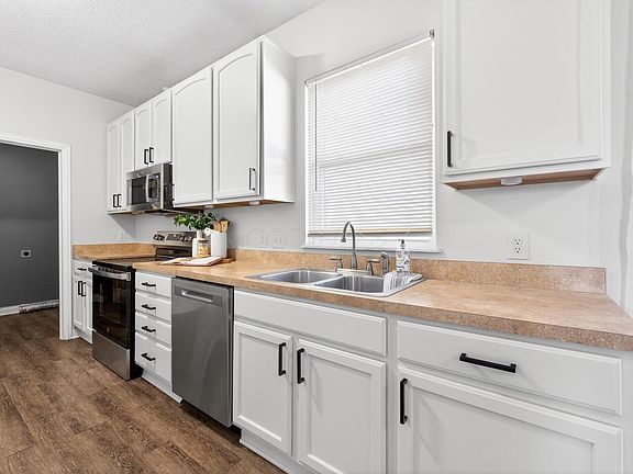 3rd image of 359 W Waterloo St