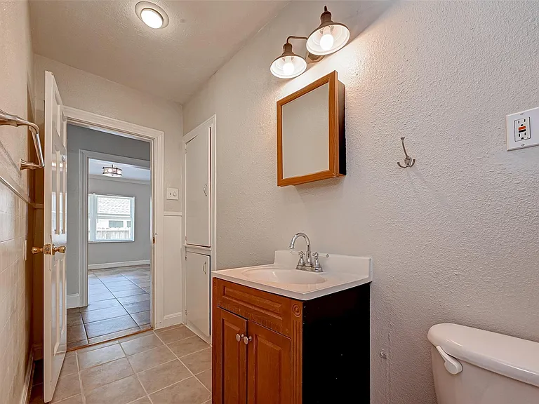 817 Eleanor St — Photo 39