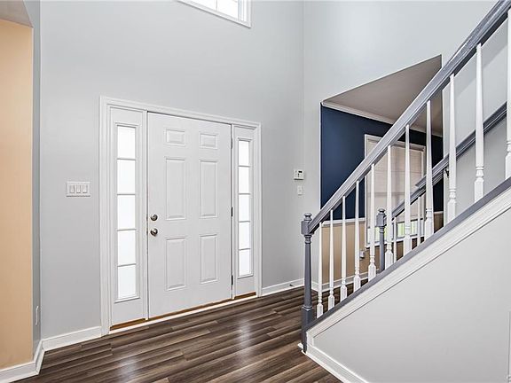 4th image of 21167 Baileys Grove Dr
