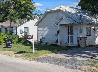 102 E Oak Ave, Comanche, TX 76442