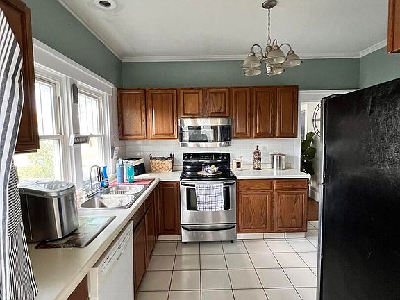 5th image of 107 W Boulevard St