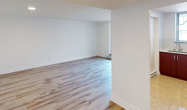 435 Albert St — Photo 40
