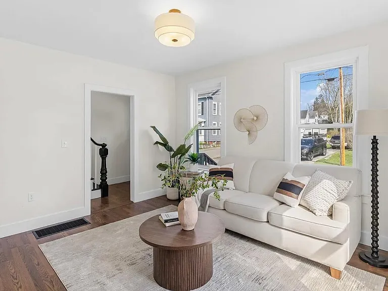 5 Niles St #5 — Photo 2