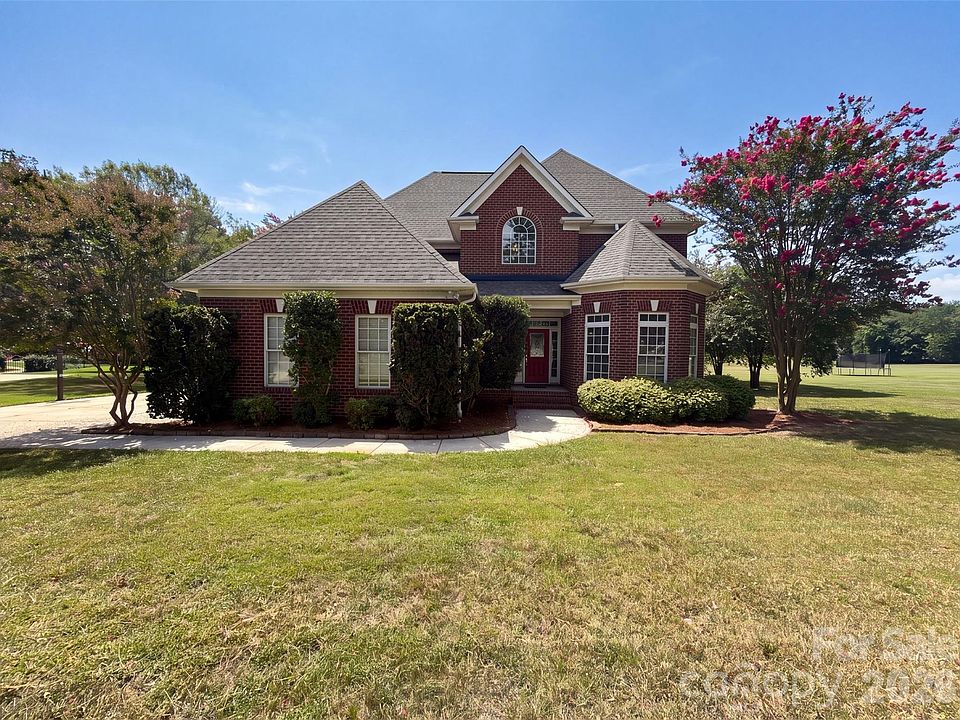 1st image of 9721 Arlington Oaks Dr