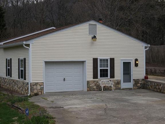4th image of 1178 Steep Hill Ln