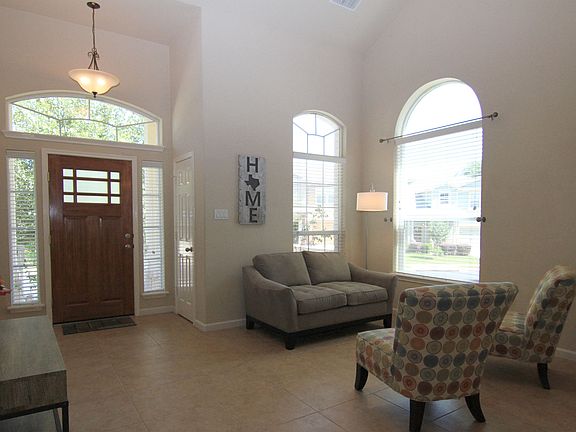 4th image of 1625 Rockland Dr #327
