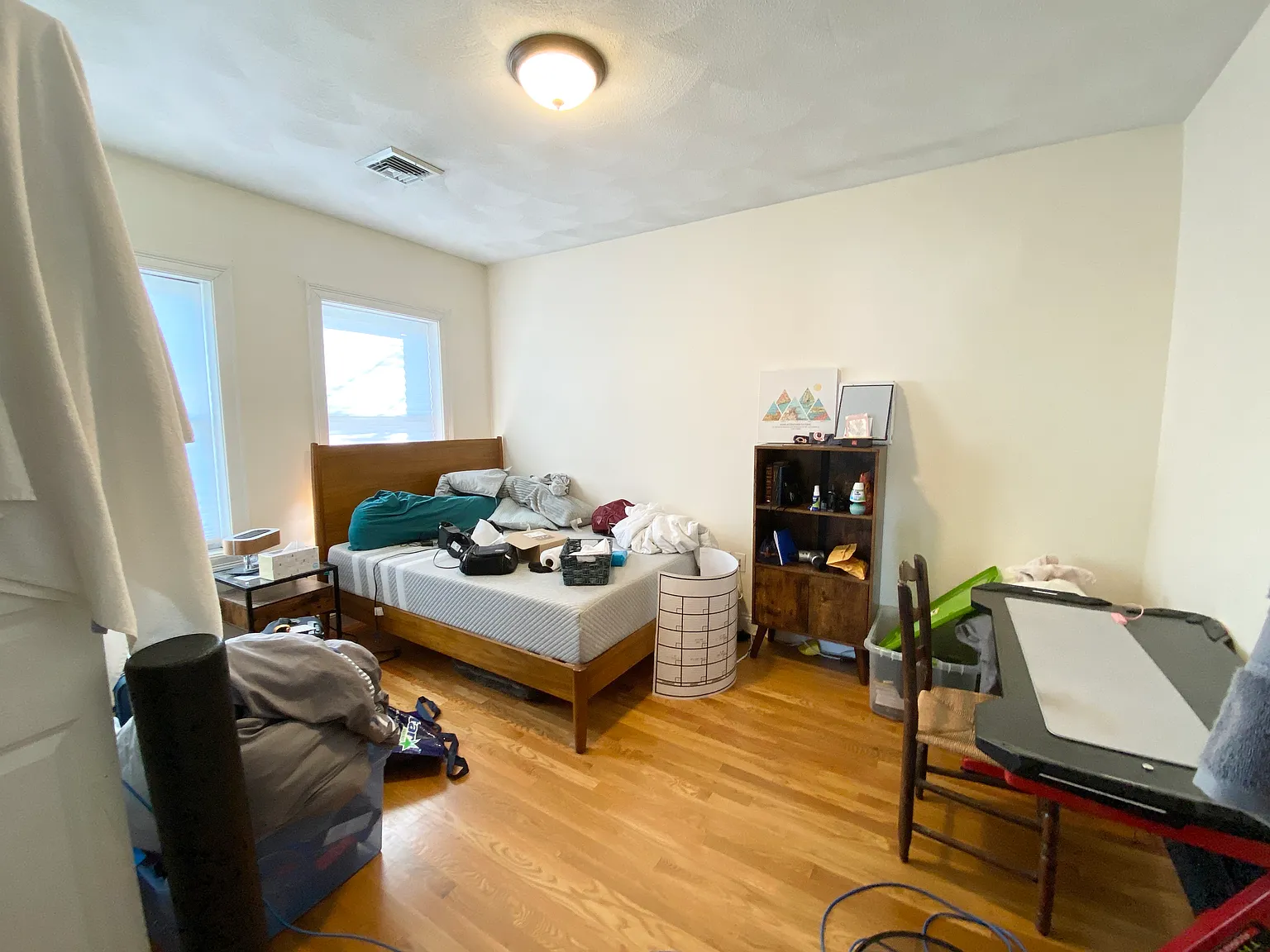 4 bed, 9999 sqft, $6,000 — Photo 3