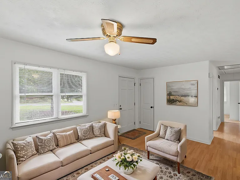 4400 Winding Creek Dr — Photo 2