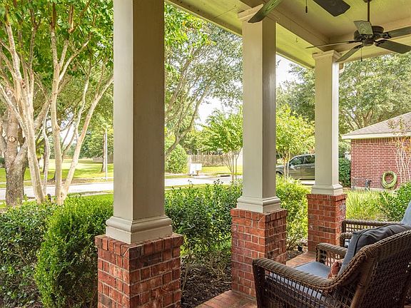 4th image of 2614 Hilldale Park Ln