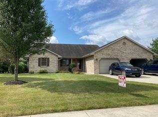 1406 Gettysburg Dr, Wapakoneta, OH 45895