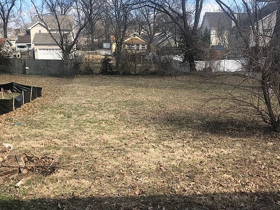 5th image of 307 W Rose Hill Ave
