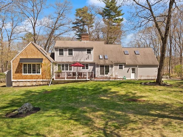 5 Courser Brook Dr, Newbury, MA 01922
