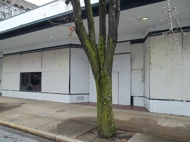 2nd image of 400 S Main St