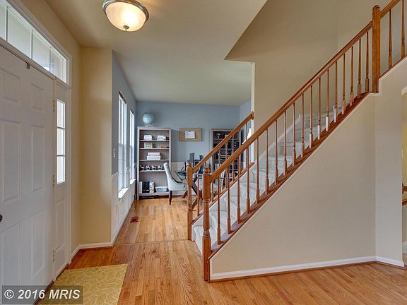 3rd image of 9265 Hillis Ct
