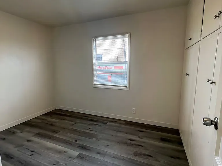 10019 S Hoover St #7A — Photo 3