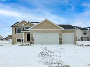 877 Yellowcrest St SW, Delano, MN 55328