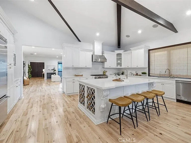 22953 Oxnard St — Photo 14