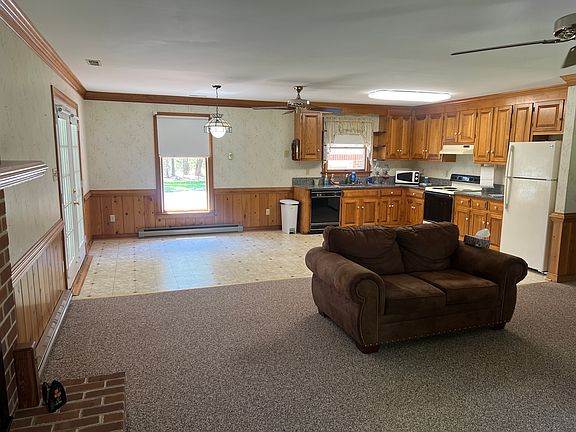3rd image of 11089 Cedar Ln