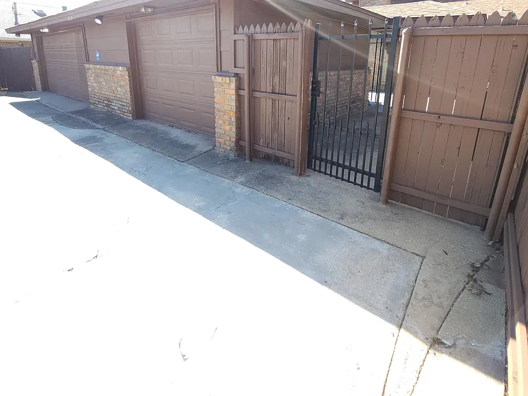 3318 Lanarc Dr — Photo 29