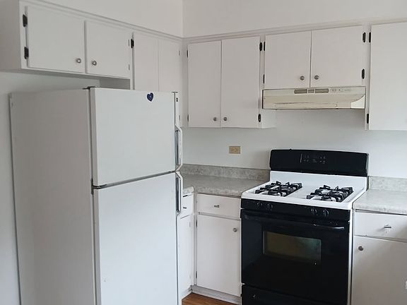 3rd image of 15641 Greenwood Rd #2E