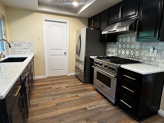 5th image of 1580 Valecroft Ave