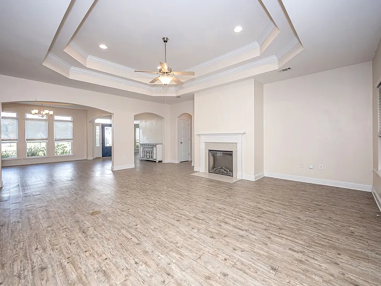 1013 Silverbell Cv — Photo 49