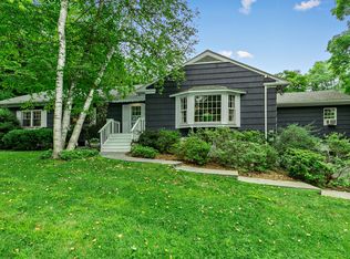 416 Long Hill Rd E, Briarcliff Manor, NY 10510