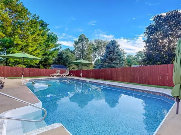 502 Reid Drive, Mount Horeb, WI 53572